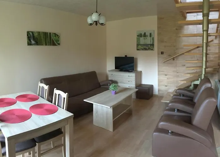 Gloria Nad Jeziorem Zywieckim بيت للعطل *