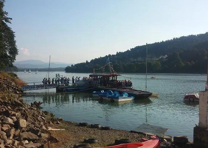 Gloria Nad Jeziorem Zywieckim بيت للعطل Żywiec